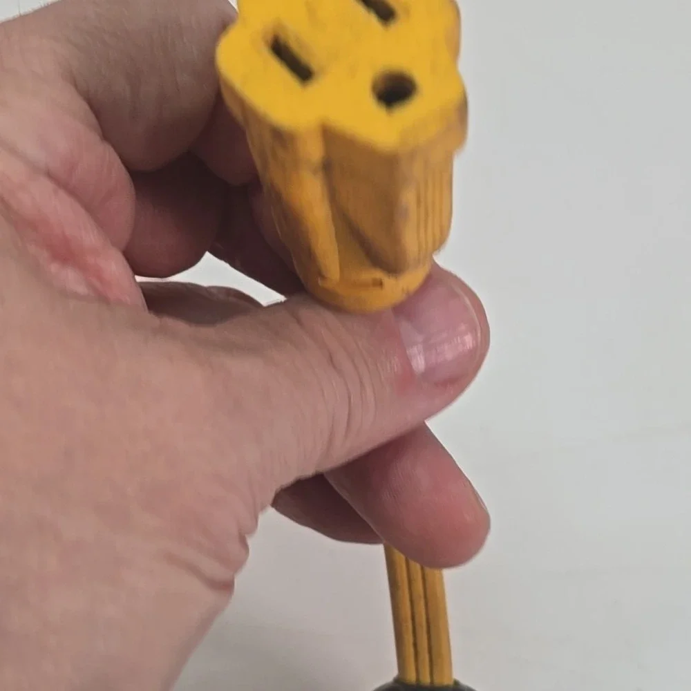 20 Ft. Retractable Cord Reel Needs Spring Reloaded Doesn't Retract.‎ Parts Only